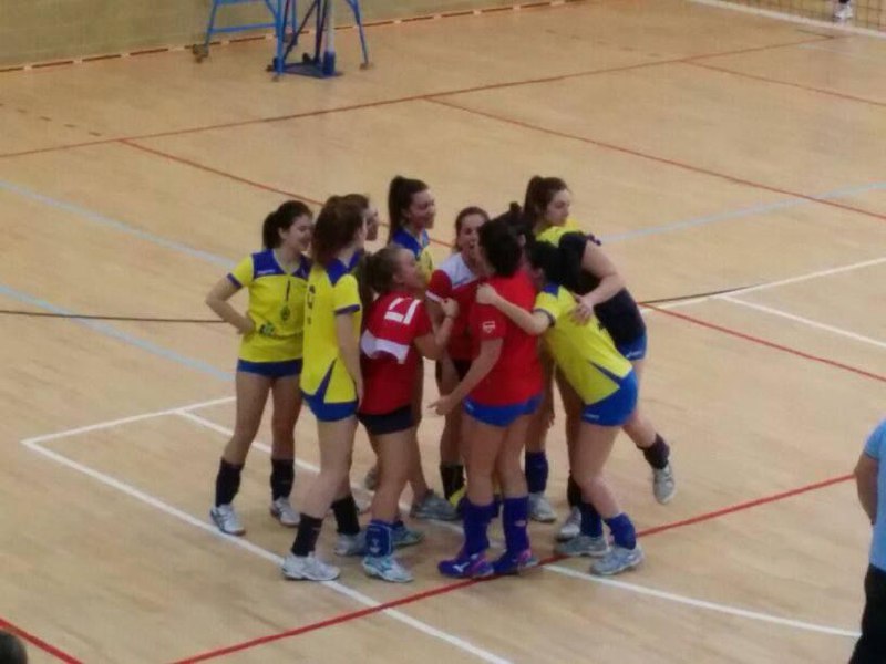 photo_5802931795845563431_x