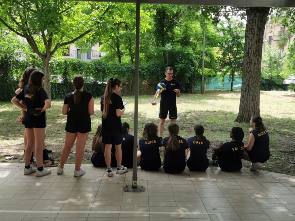 photo_5802931795845563434_y